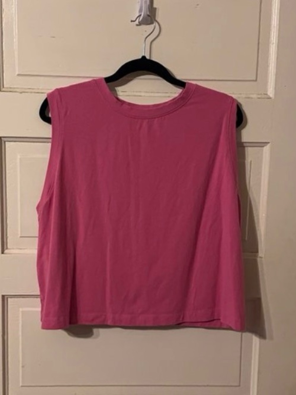 Classic Sleeveless Crewneck Top - Pink